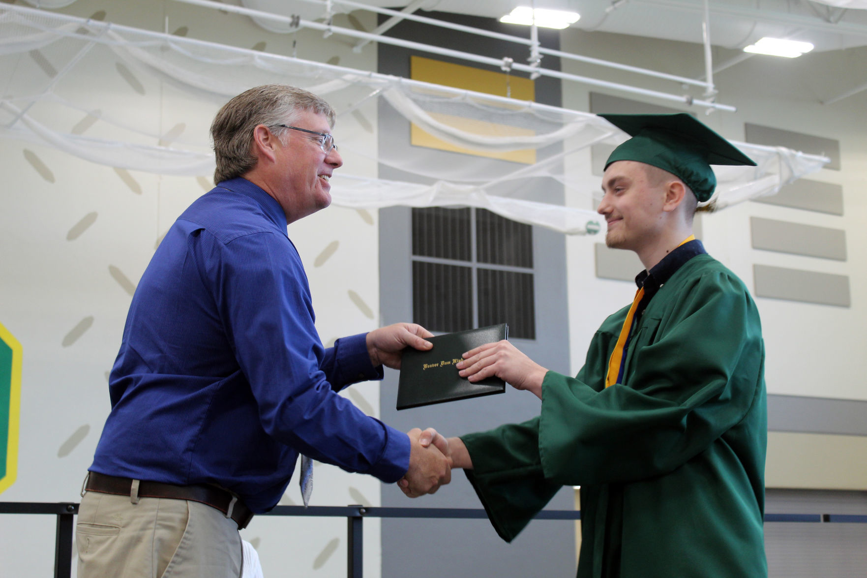060219-ctzn-news-bd-grad066.jpg